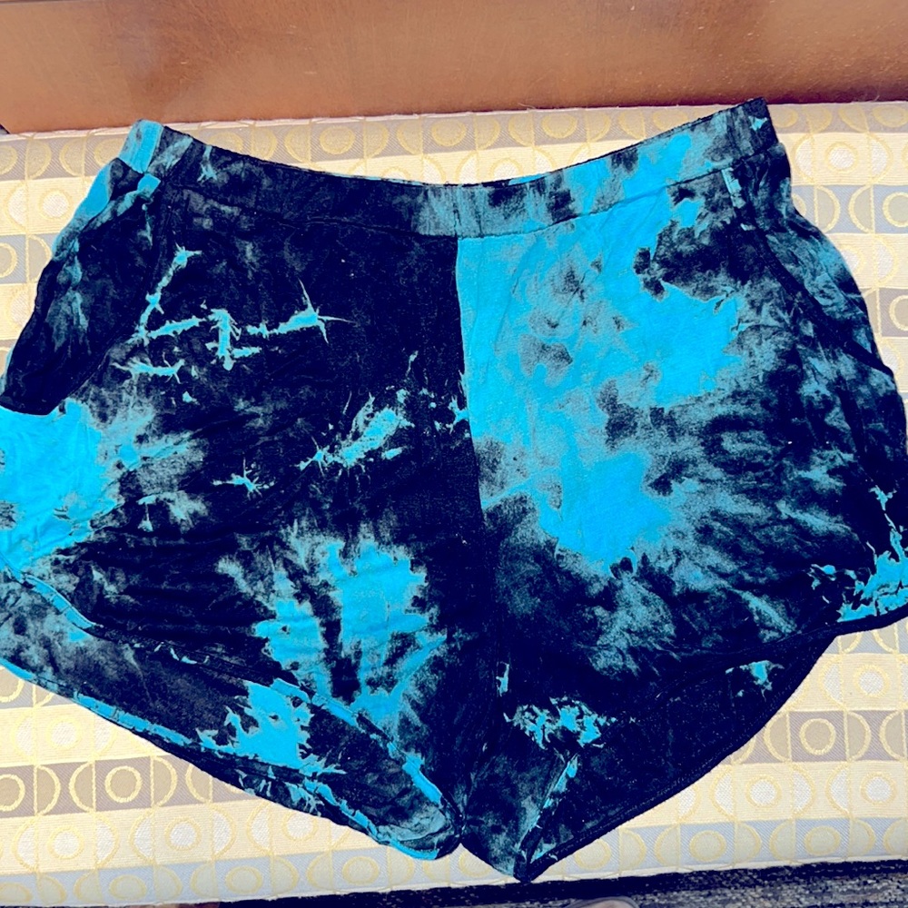 Woman’s Tye-dye shorts SIZE M